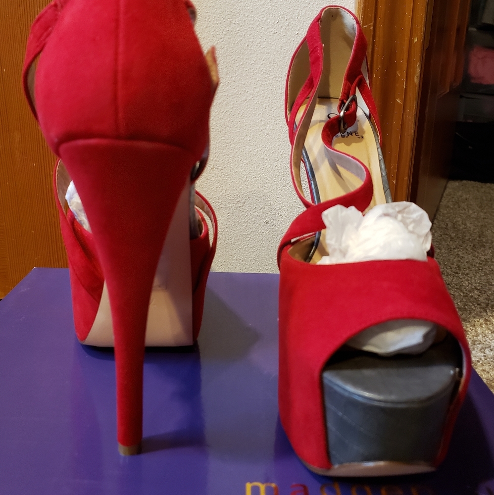 Shoes - Picture 2 of 3
